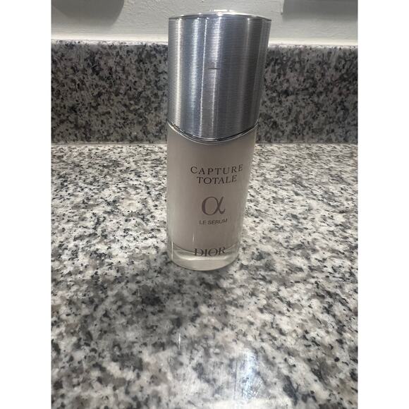 NWOT- Capture Totale Le Serum - Picture 2 of 4